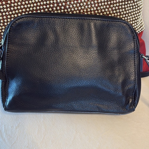 Lodis CHARLOTTE Black genuine pebble leather Crossbody Bag zipper closure - Picture 11 of 14